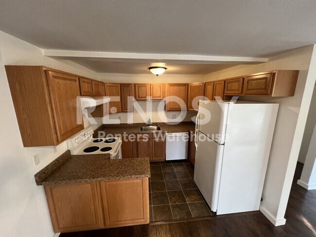 Building Photo - 1425 S Puget Dr
