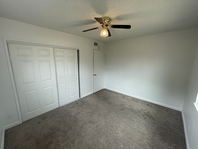 Building Photo - 1349 Taft St
