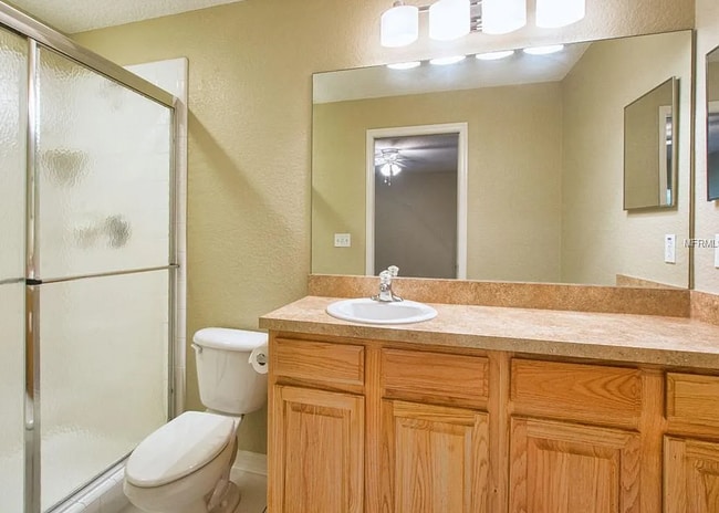 Building Photo - Charming 3/2 with large fenced yard!