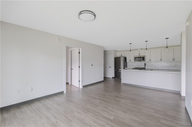 Building Photo - 21 Loso Dr