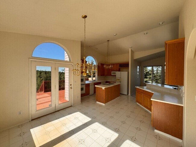 Building Photo - 10100 Zermatt Cir
