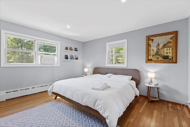Building Photo - 275 Hillvale Rd