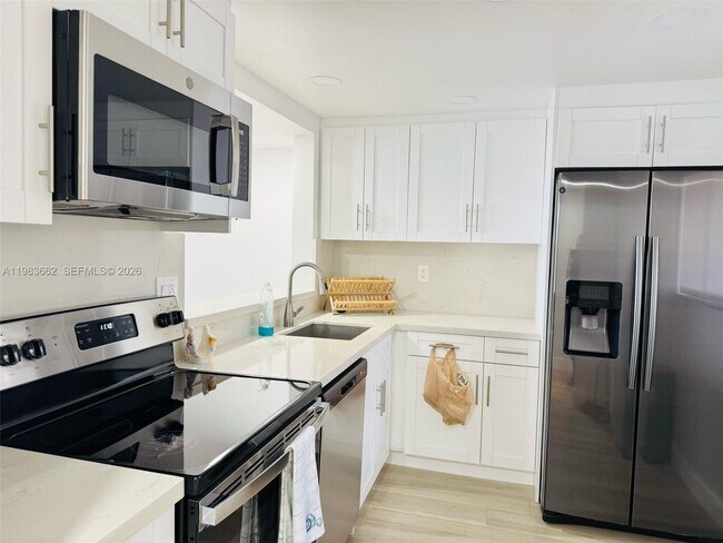 Building Photo - 8075 SW 107th Ave