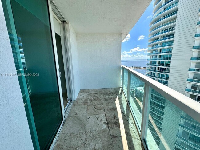 Building Photo - 2101 Brickell Ave