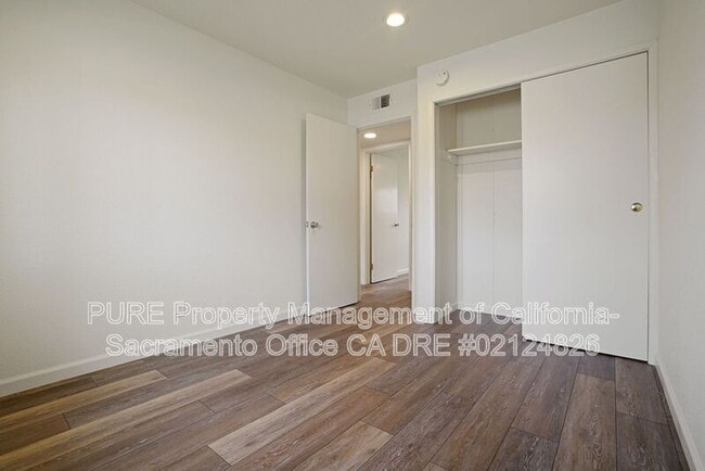 Building Photo - 2140 W La Loma Dr