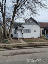 Building Photo - Near Westside 2BR House with Fenced Backyard!