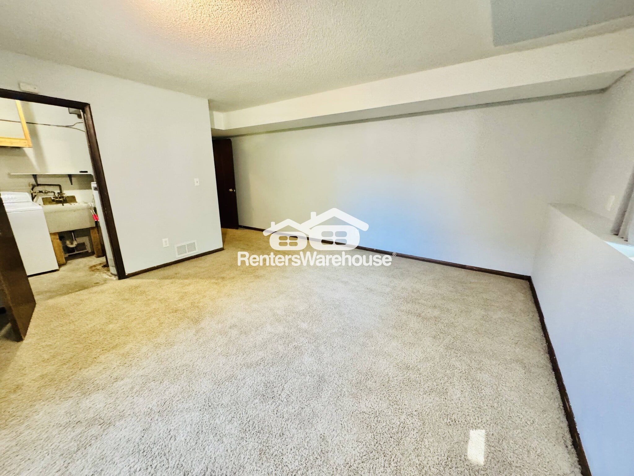 Building Photo - 5043 Shoreline Dr