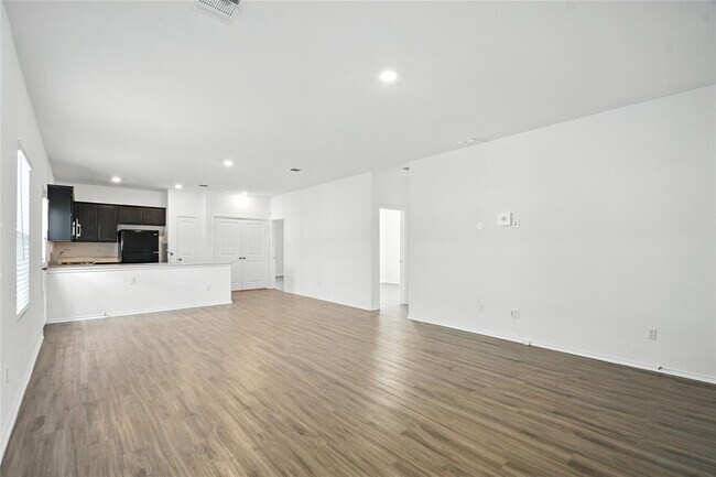 Building Photo - 1126 Cattail Ln
