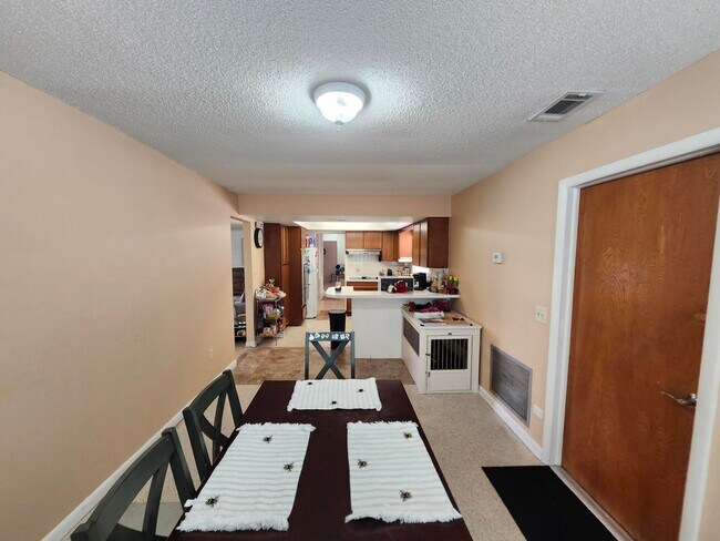 Building Photo - 2521 Tomoka Ave