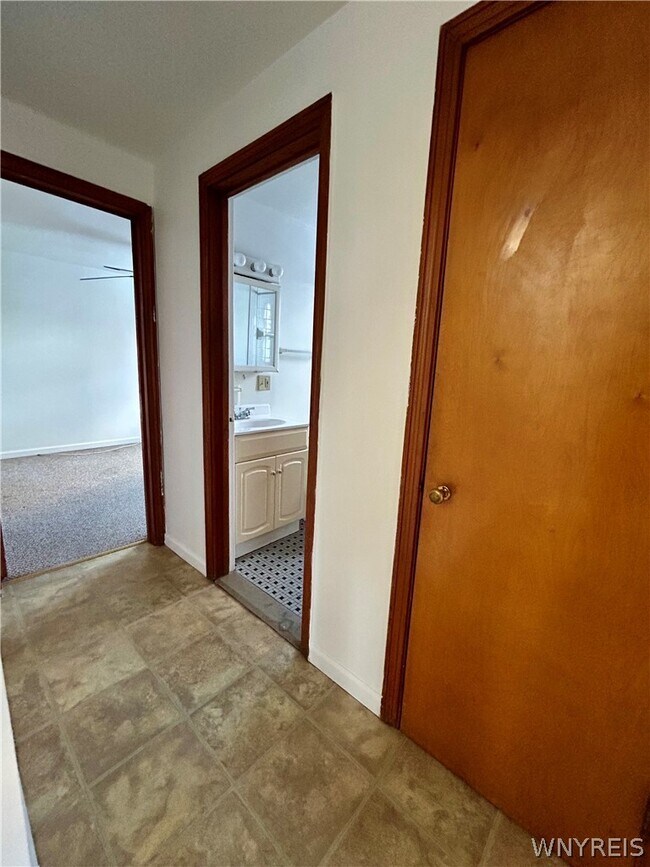 Building Photo - 52 McKinley Pkwy