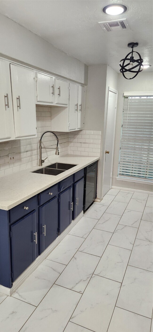 Building Photo - 12447 W Village Dr