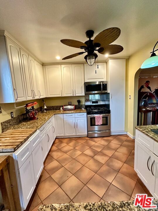 Building Photo - 1362 Masselin Ave