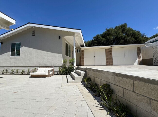Building Photo - Brand New Upgraded 2BD2BA ADU | Gated | Canyon Views | Private Laundry & Parking