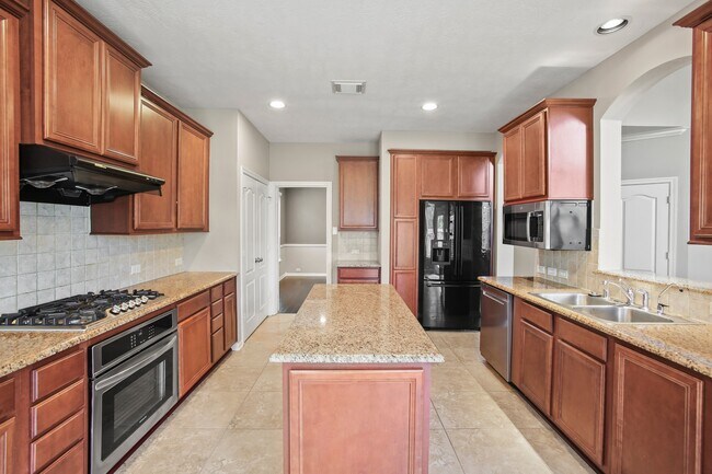 Building Photo - 1606 Sunderland Dr