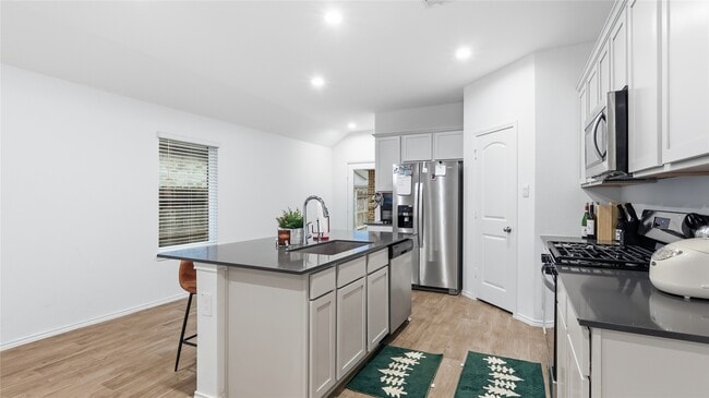 Building Photo - 22243 Florence Spgs Dr