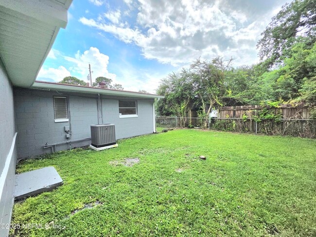 Building Photo - 4951 Dallen Lea Dr