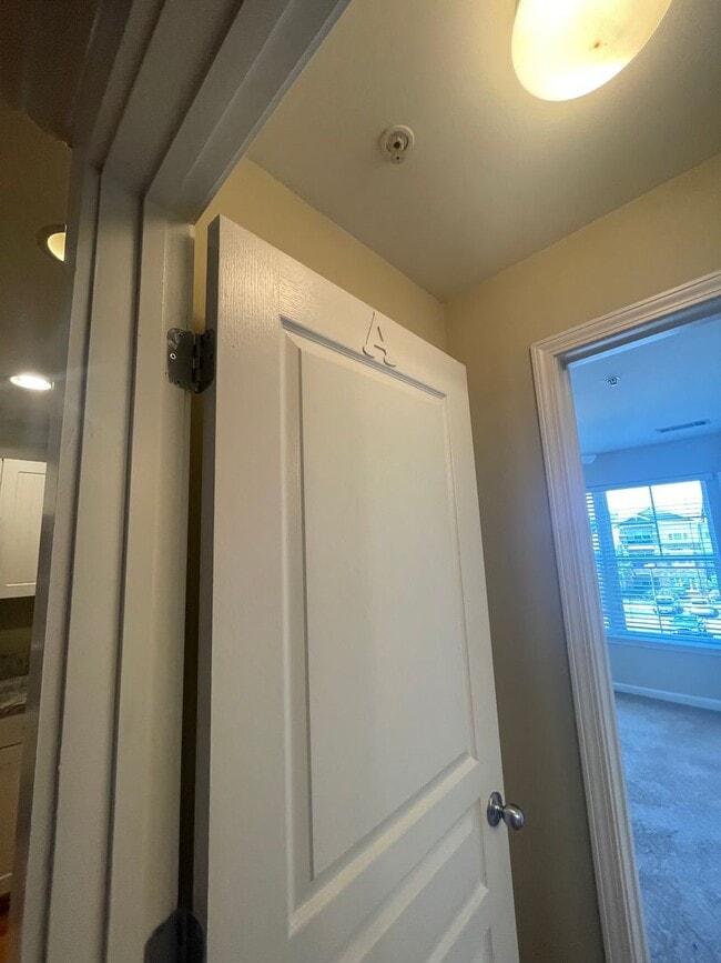 Building Photo - 18-1825 Whittaker