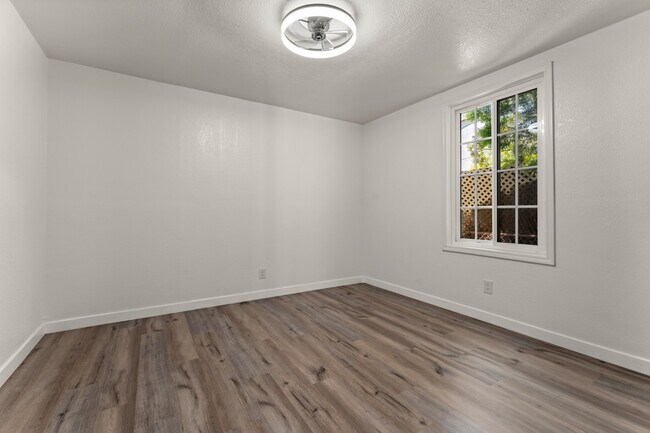 Bedroom 1 - 2218 S Redondo Blvd