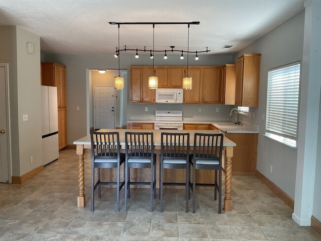 Building Photo - North Yuba City 3 bd 2 bath Home with solar