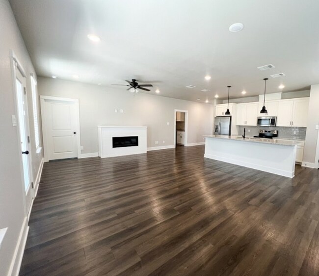 Building Photo - AVAILABLE NOW; APPLY TODAY ON OUR WEBSITE!!!