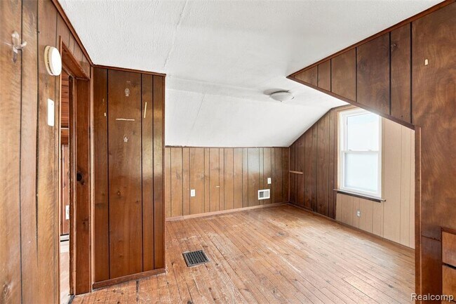 Building Photo - 329 Sonoma Ave