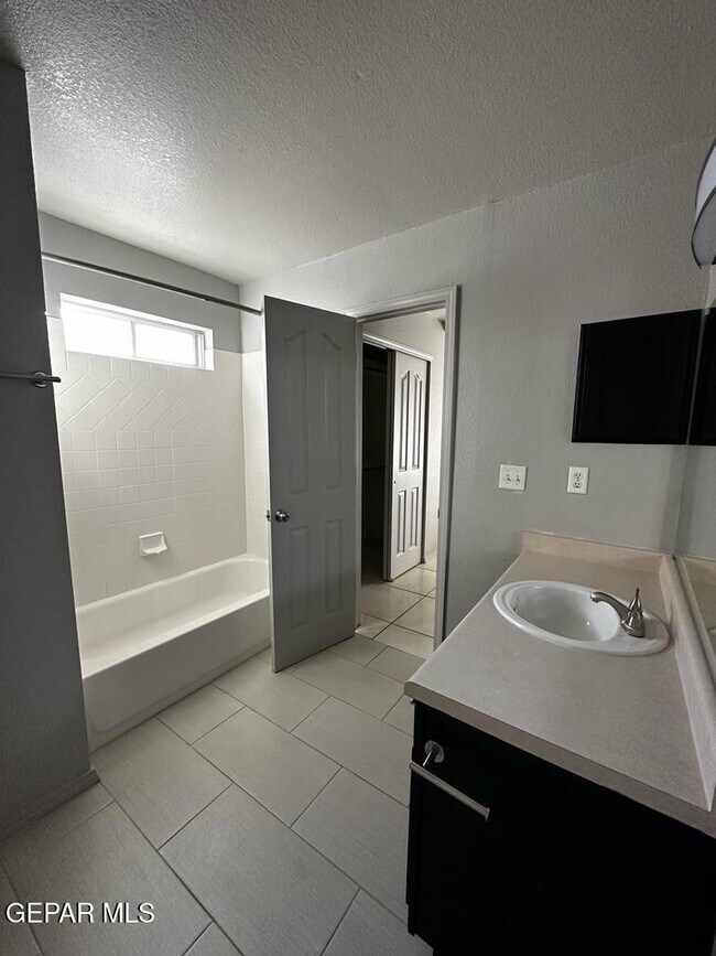 Building Photo - 6173 Snowy River Pl