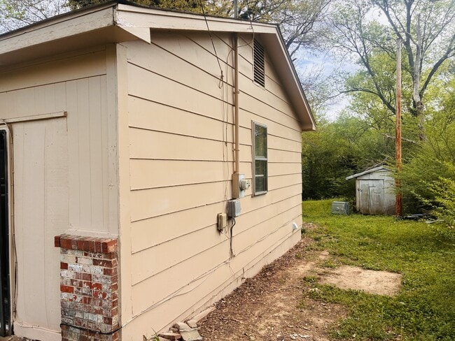 Building Photo - 168 Drum Cir