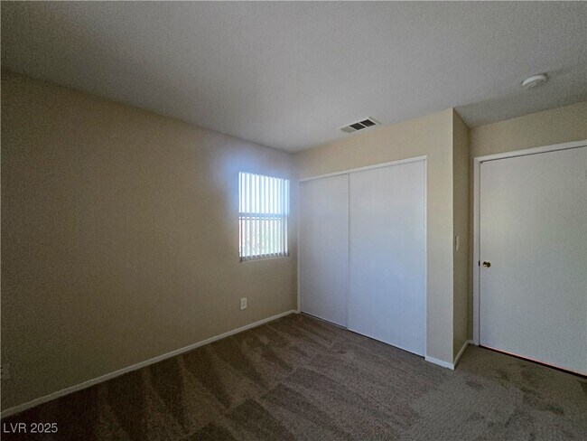 Building Photo - 8120 Sandy Creek Dr