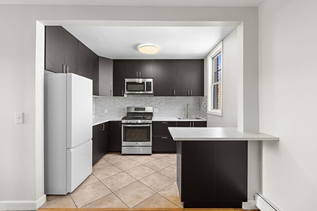 Building Photo - 320 67th St