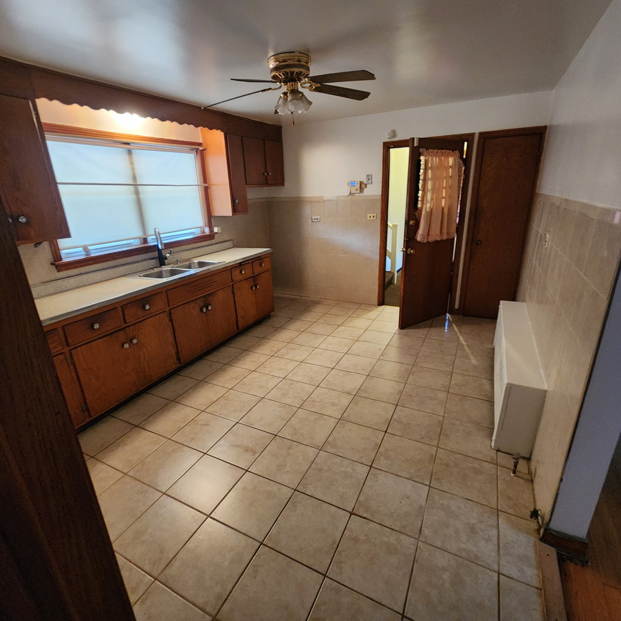 Building Photo - 6656 S Fairfield Ave