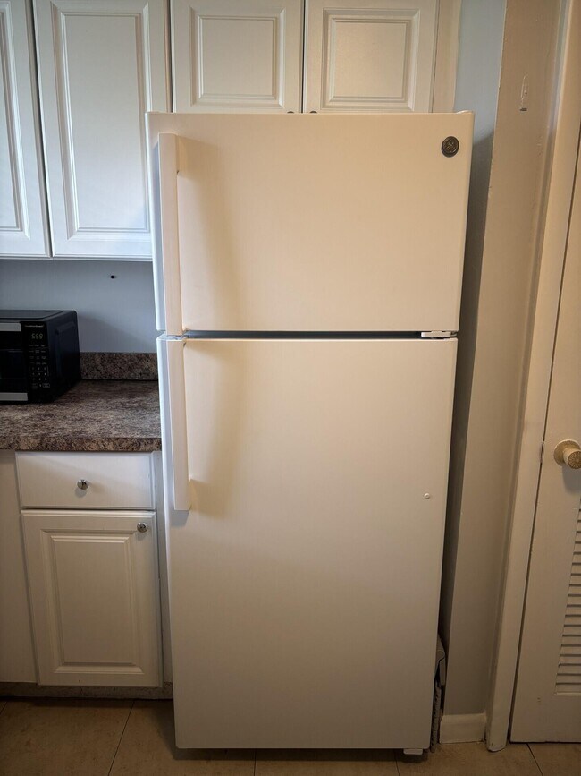 Building Photo - 5150 NE 6th Ave