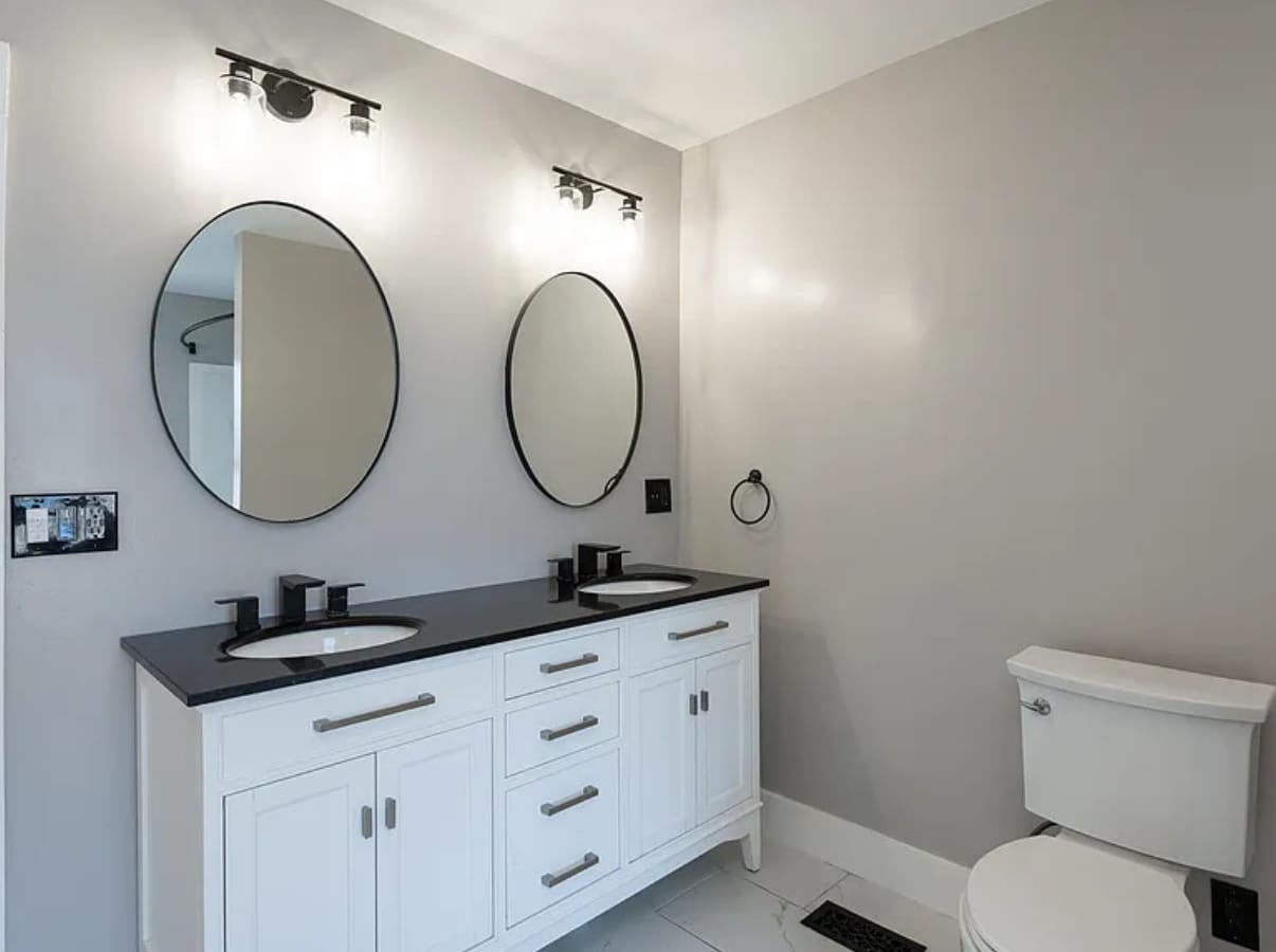 Bathroom 1 - 39 South Ave