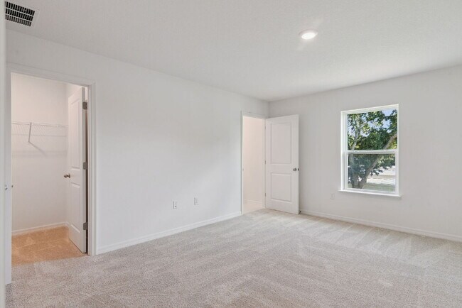 Building Photo - 1108 Elm Dr