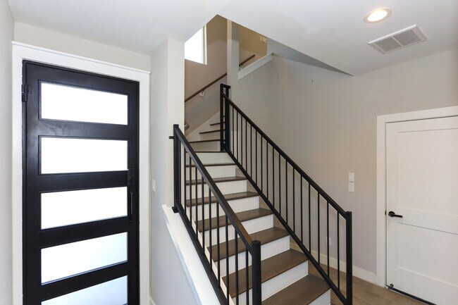 Entry Way - 3107 Saint Charles St