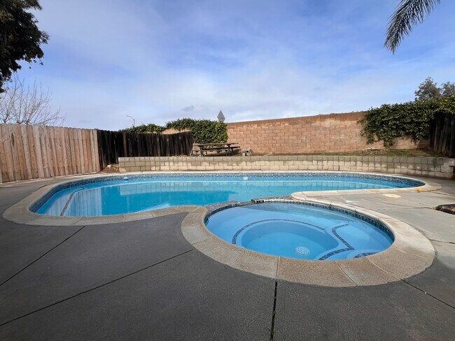 Building Photo - 24418 Electra Ct