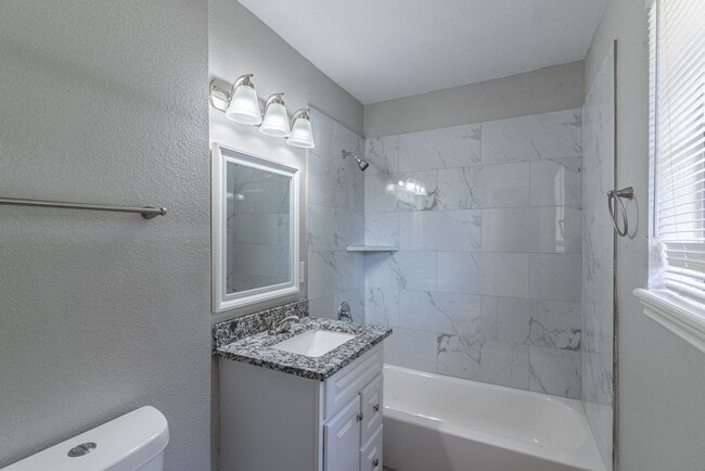 Building Photo - 9407 Irby St