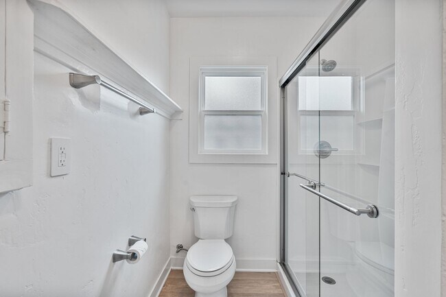 Building Photo - Beautifully Remodeled Home
