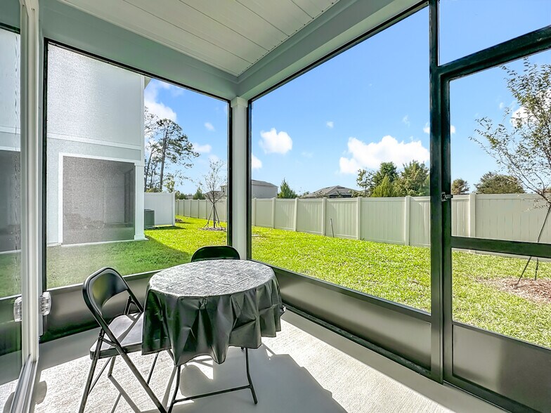 Building Photo - 53 Palmones St