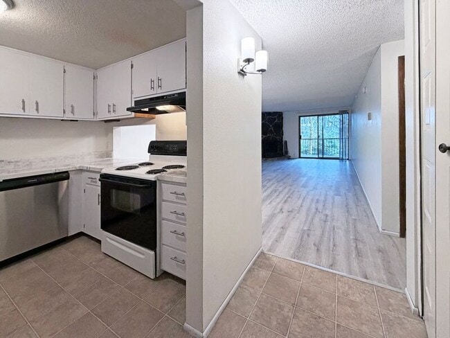 Building Photo - 2685 Woodstone Pl