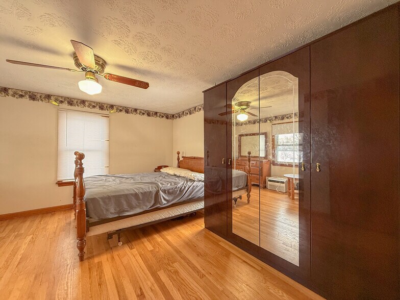 Building Photo - 7318 Friendsville Rd