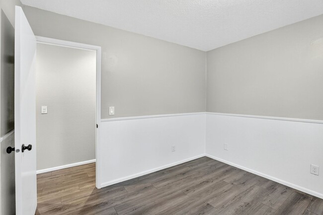 Building Photo - 13525 SW Roan Ct