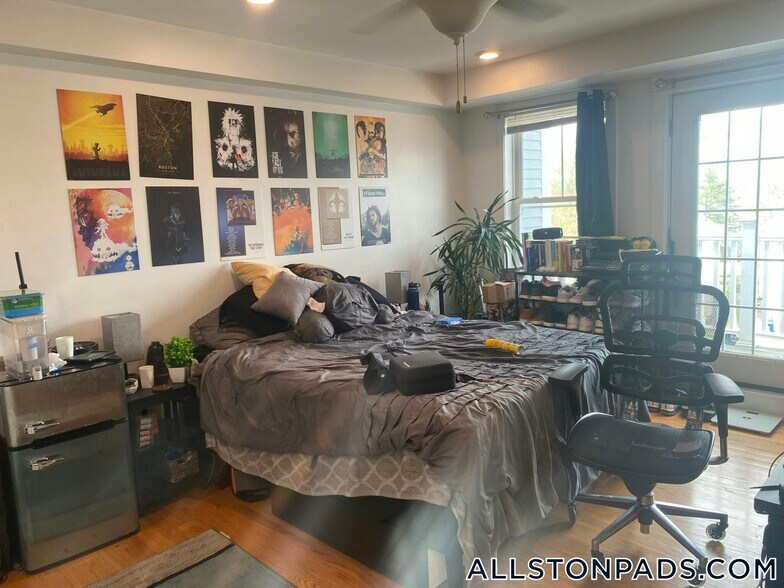 Building Photo - 14 Fern St