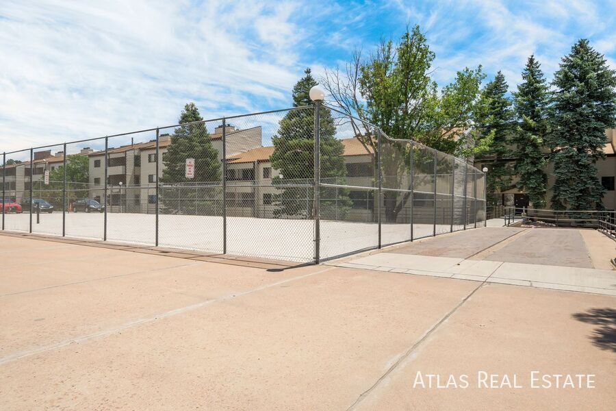 Building Photo - 6540 Delmonico Dr