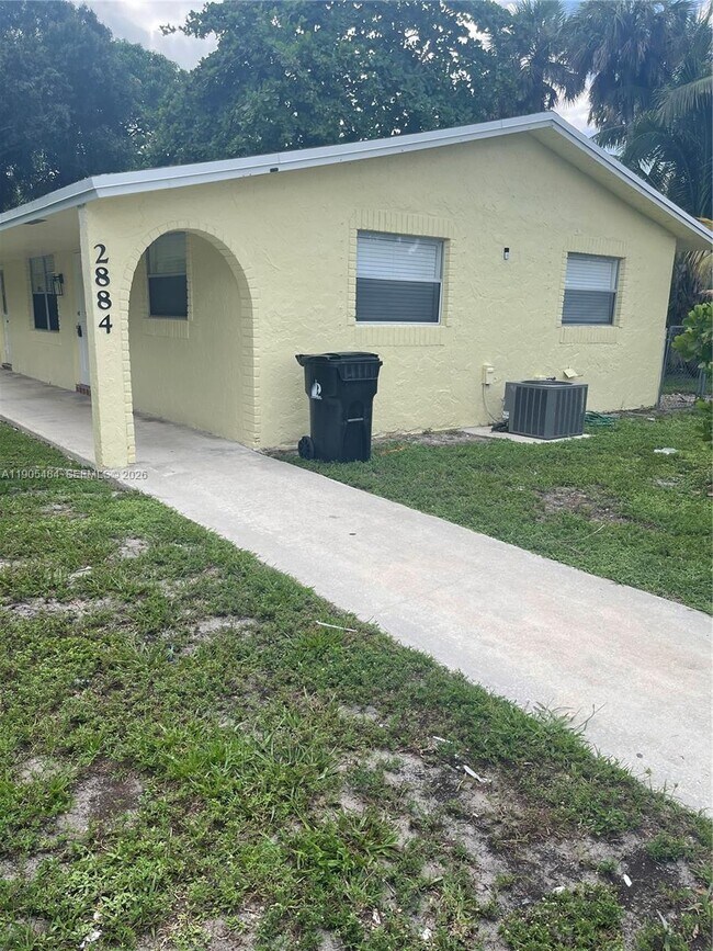 Building Photo - 2884 SW 19th Pl