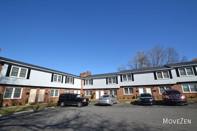 Building Photo - 1422 Delane Ave