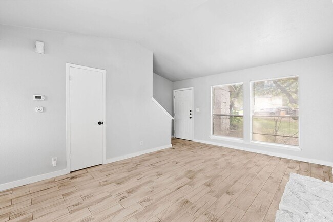 Building Photo - PM2-AUS7505 Saint Amant Pl