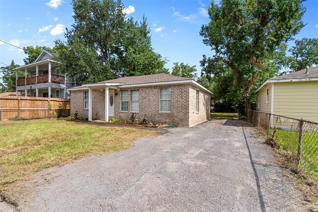 Building Photo - 8150 Snowden St