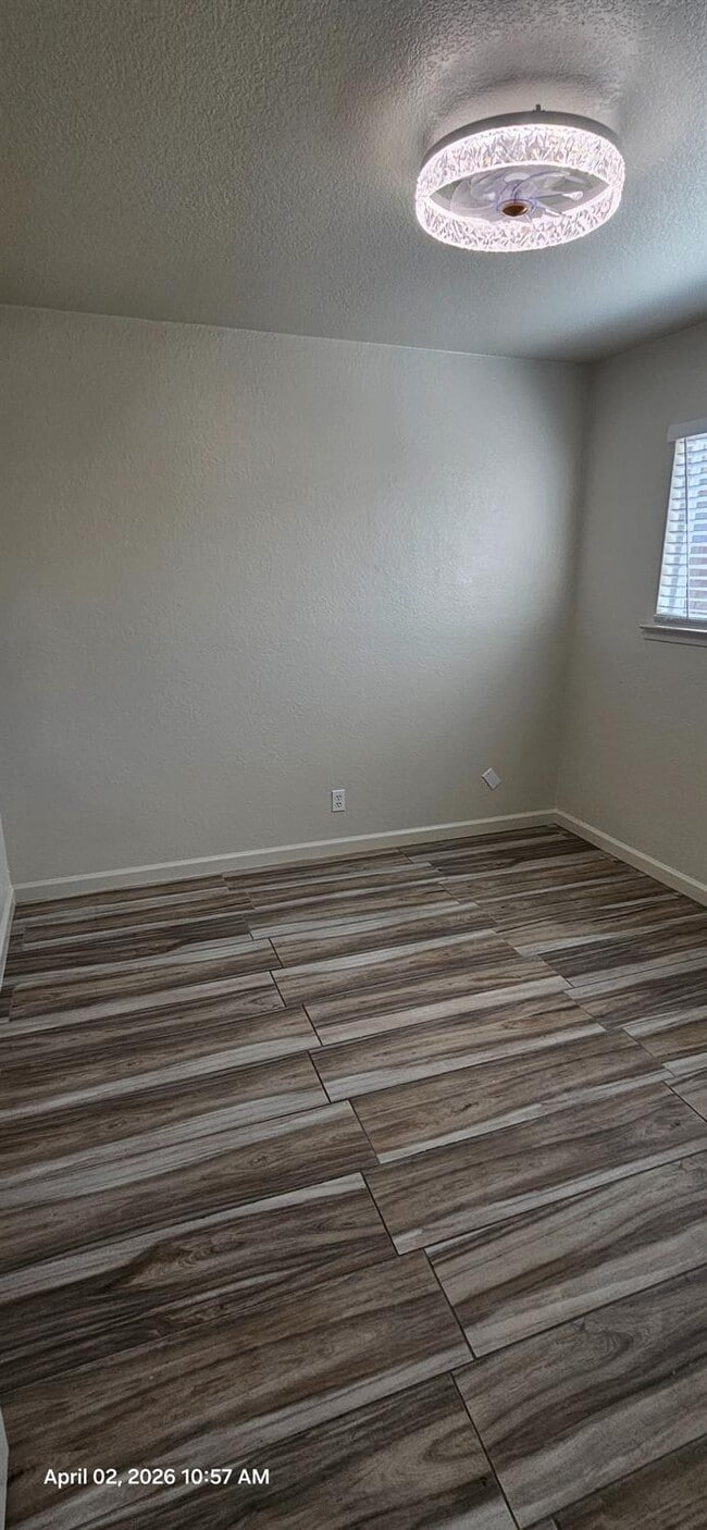 Building Photo - 3069 Thompson Ave