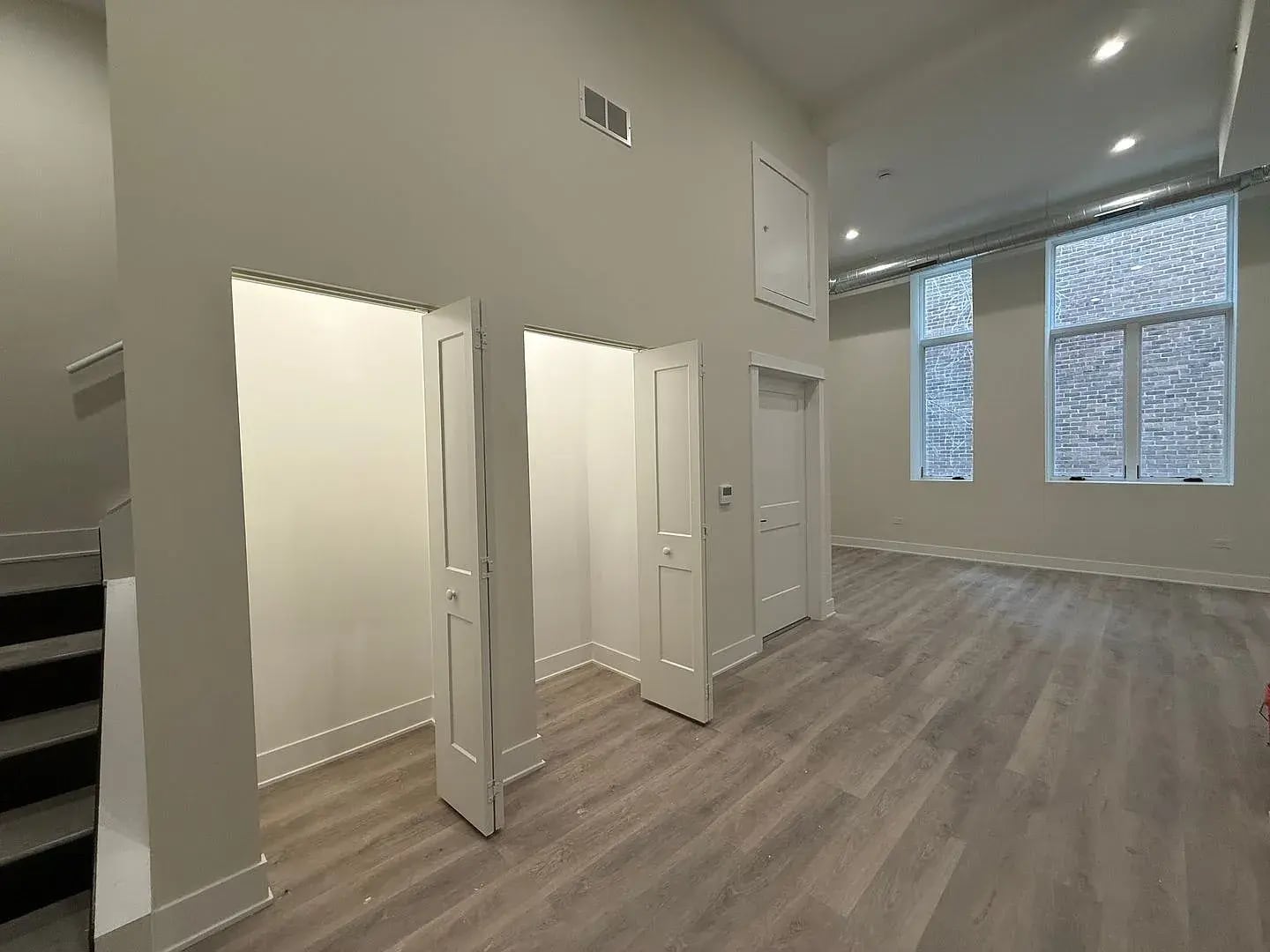 Building Photo - 1453 Maple Ave