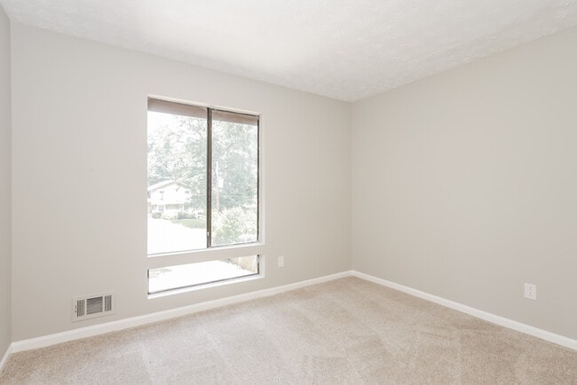 Building Photo - 6740 Creekmoor Ln